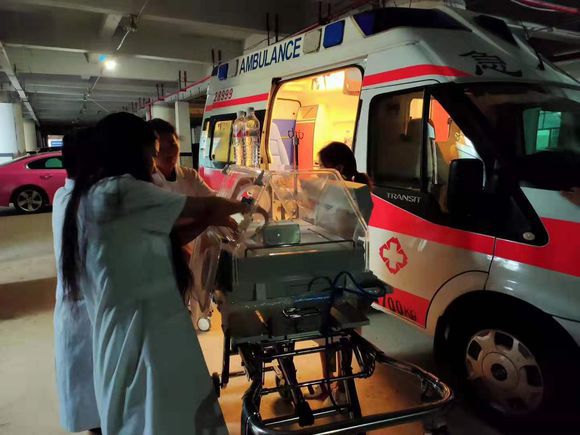 北京救护车租赁长途转运病人联系方式